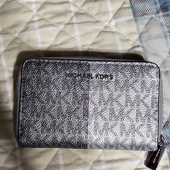 Michael Kors card case - Picture 1 of 4